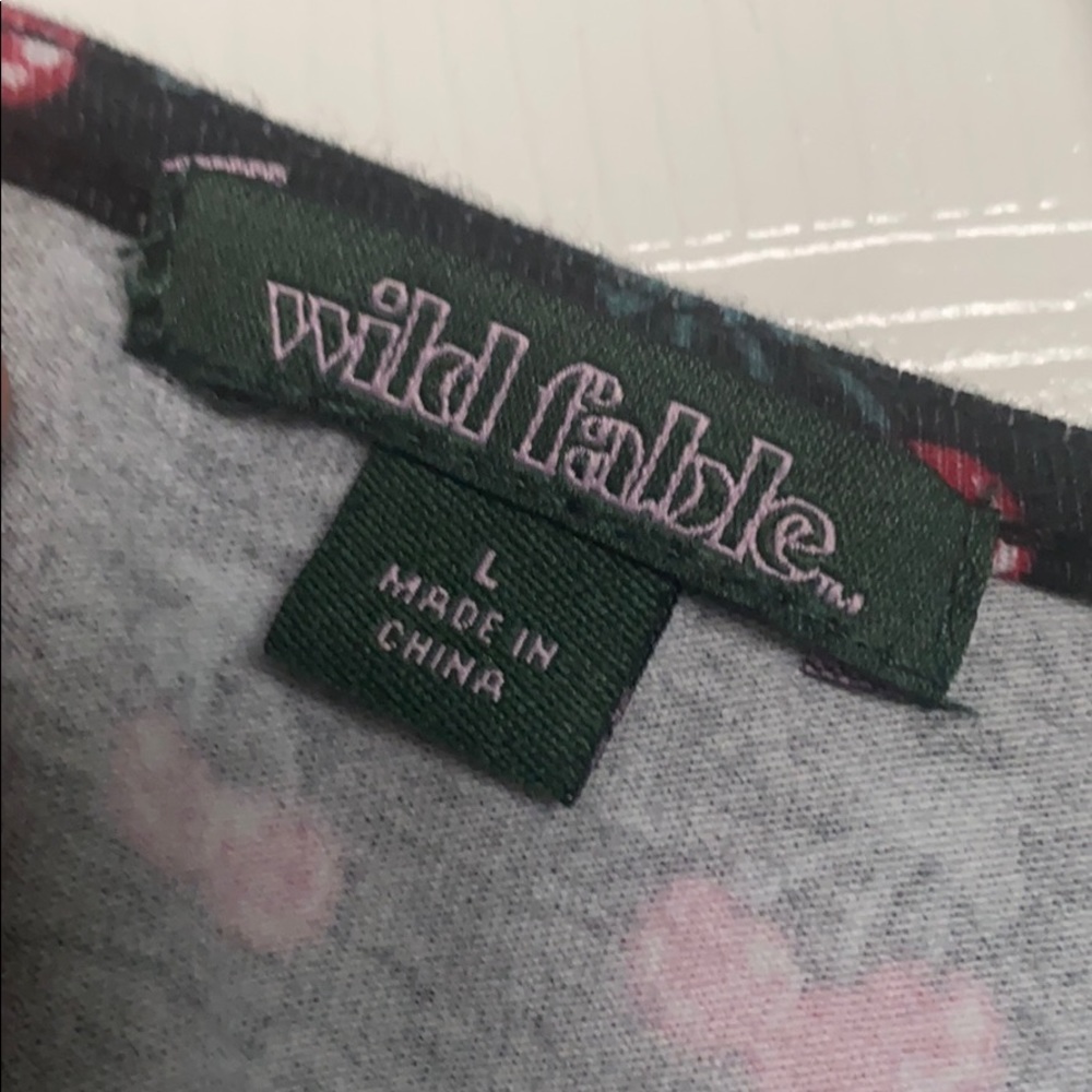 SOLD 🍒Cherry Crop Top🍒 - Picture 3 of 4